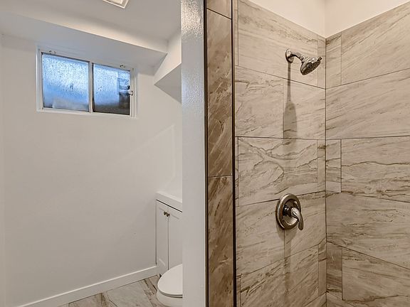 3rd image of 1641 Phillips Dr #2