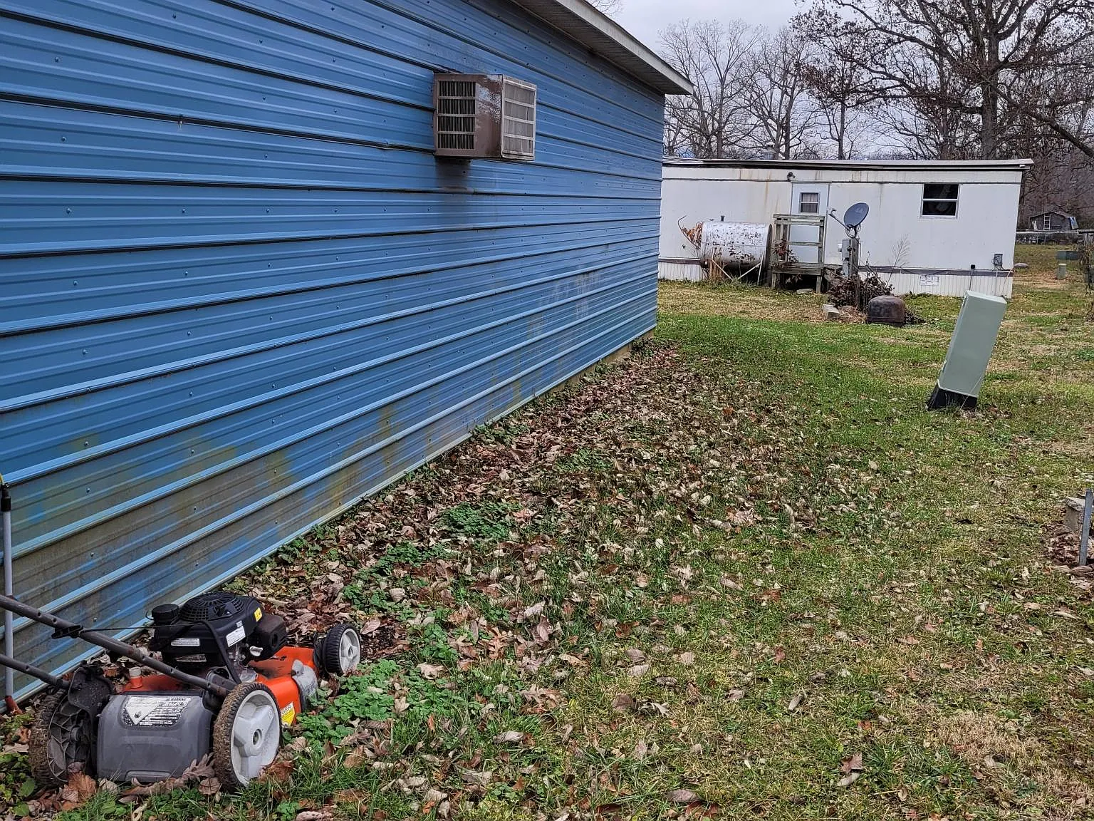 Studio, 1200 sqft, $795 — Photo 2