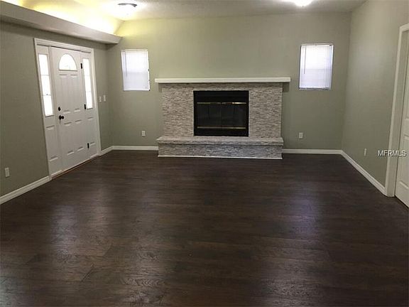 3rd image of 4644 Oakfield Cir