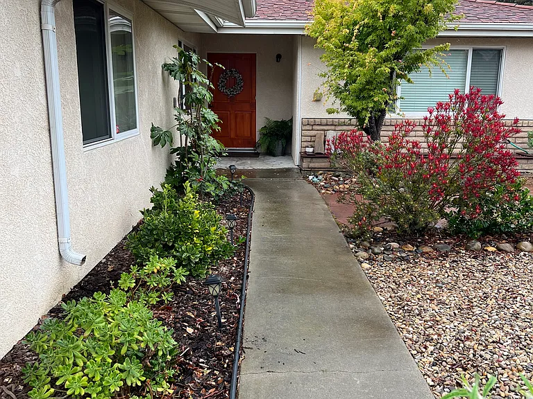 272 Walnut St — Photo 2