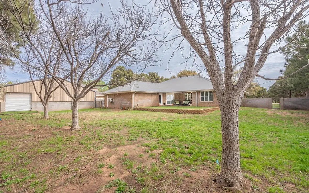4 bed, 3128 sqft, $3,800 — Photo 2