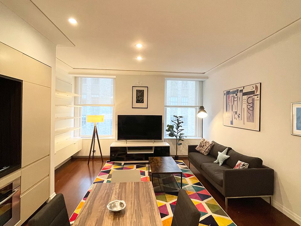 1st image of 55 Wall St APT 722