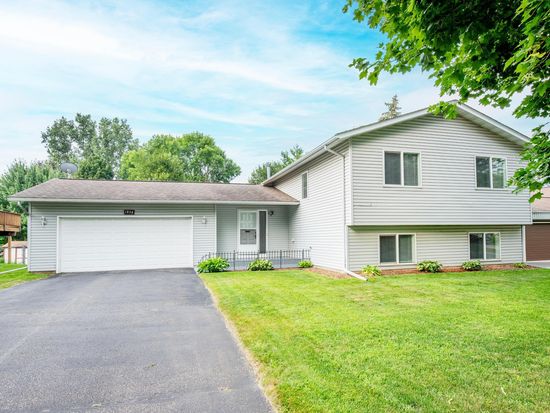 1936 Timber Wolf Trl S, Eagan, MN 55122