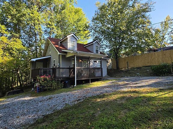 2nd image of 125 Cawood Ln
