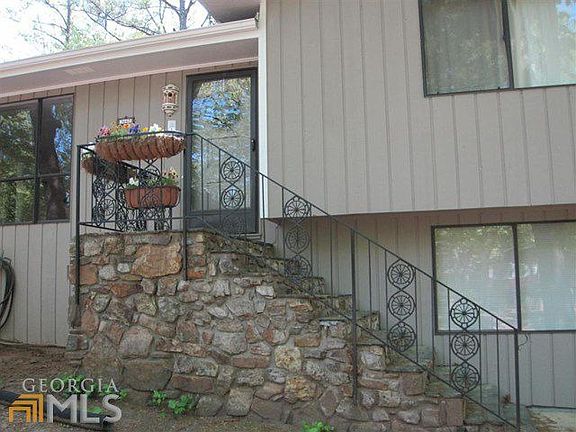 2nd image of 3660 Shelby Ln