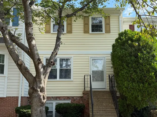 1602 W Bancroft Ln, Crofton, MD 21114
