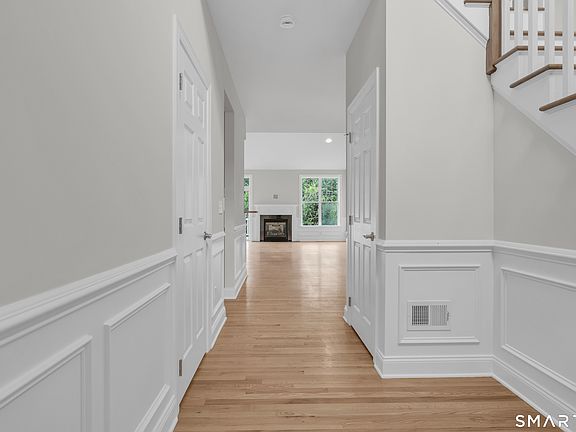 3rd image of 23 Woods Lane #23