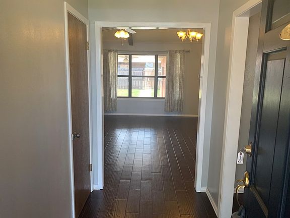 2nd image of 3525 Sunset Dr