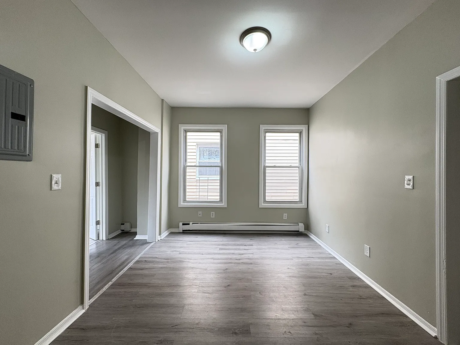 2 bed, 800 sqft, $1,800 — Photo 3