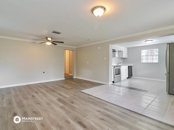 4th image of 6047 Crafton Dr