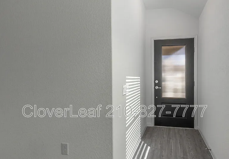 706 Red Field Way — Photo 10