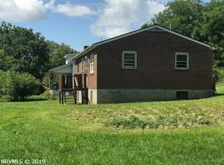 2055 Snider Ln, Pulaski, VA 24301