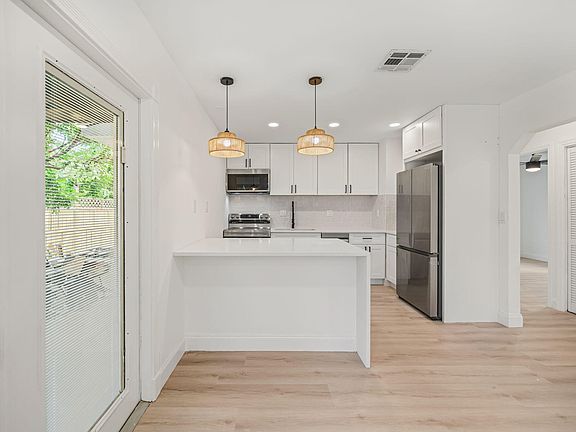3rd image of 715 High Street