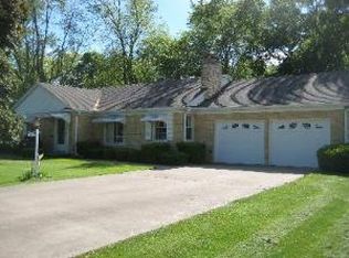 911 S Belmont Ave, Watseka, IL 60970