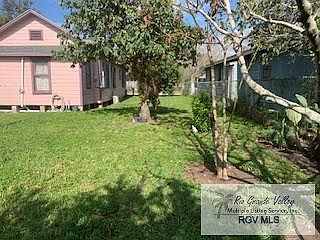 4th image of 726 Taylor St