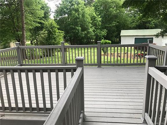 3rd image of 129 Foursquare Rd
