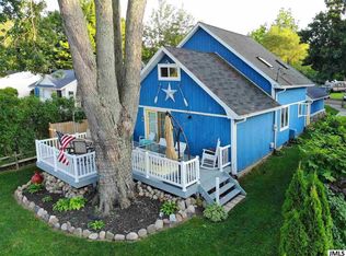 799 Crest Dr, Pleasant Lake, MI 49272