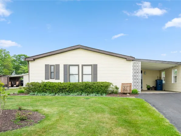 832 Clover Ln, Murrysville, PA 15668