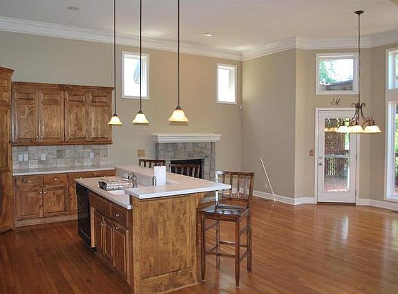 2nd image of 10804 Augusta Dr