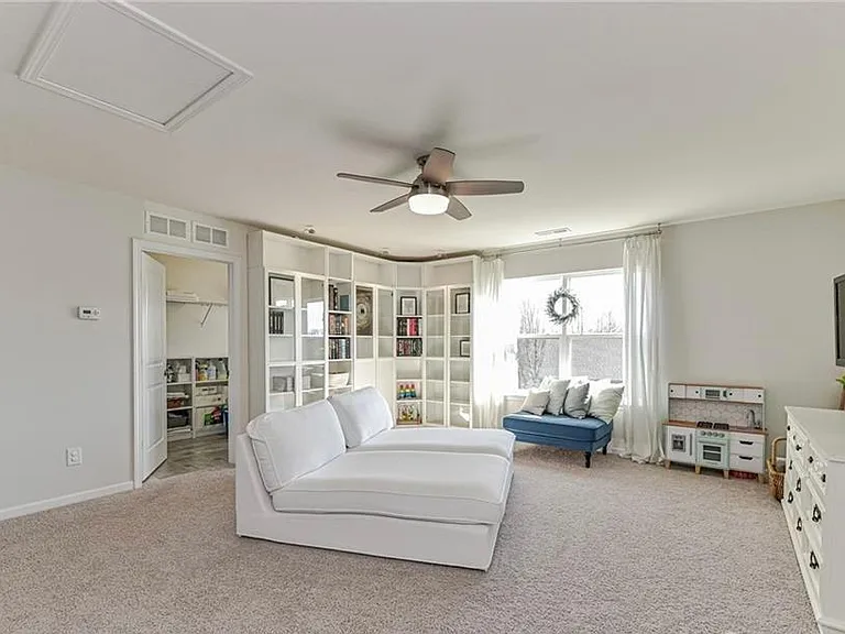 8914 Loch Glen Way — Photo 23