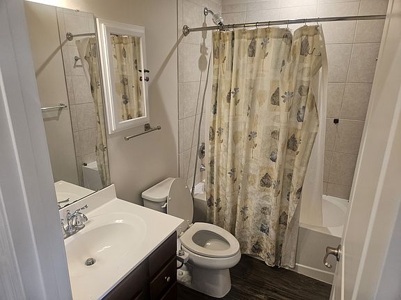 5th image of 11829 Hall St