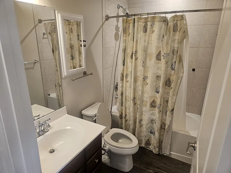 11829 Hall St — Photo 5