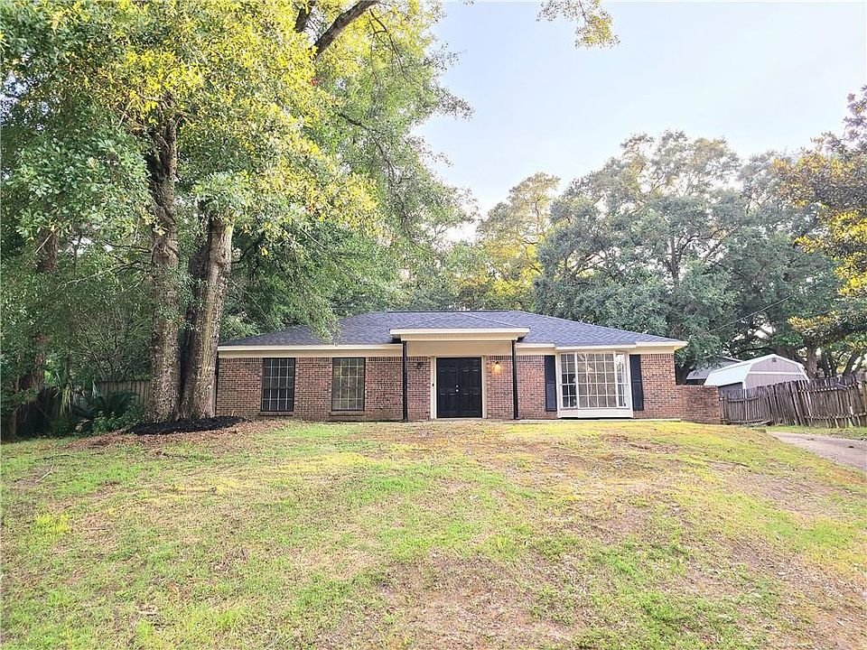 1st image of 5405 Larchmont Dr