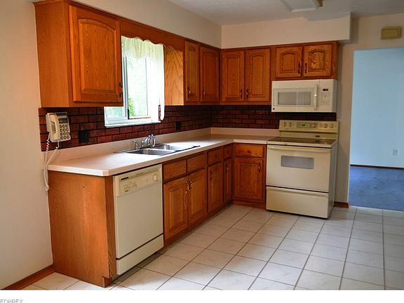 4th image of 14387 Hillside Dr