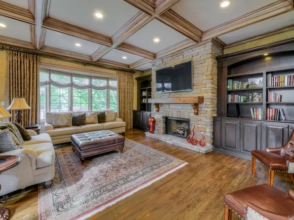 4 Trevino Ct, Florham Park, NJ 07932