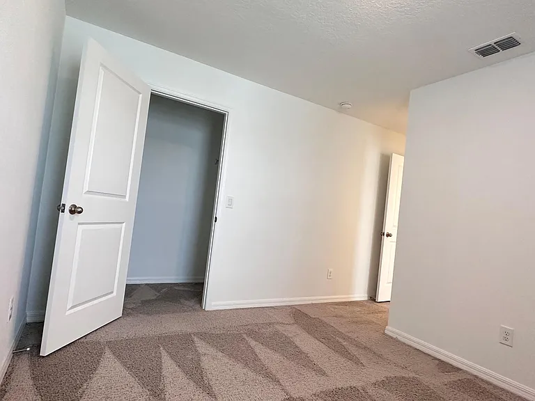 1622 Sanibel Dr — Photo 9