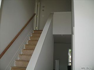 4th image of 154 Main Ave