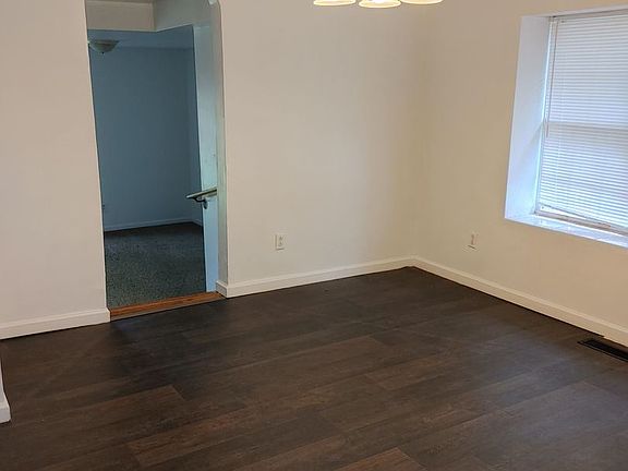 5th image of 3927 11th Ave