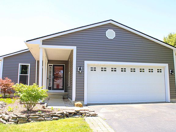4th image of 99 Glengary Dr