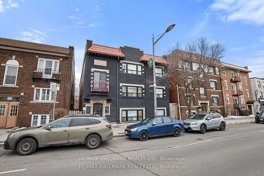 595 Saint Clair Ave W #4