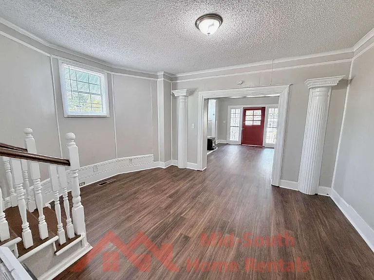 1561 Foster Ave — Photo 11