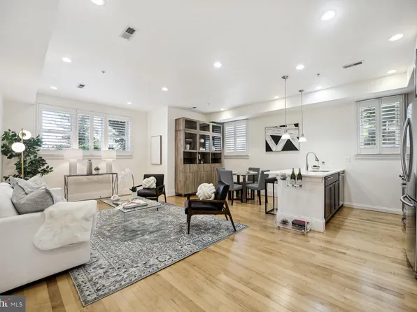 321 18th St SE APT 1, Washington, DC 20003