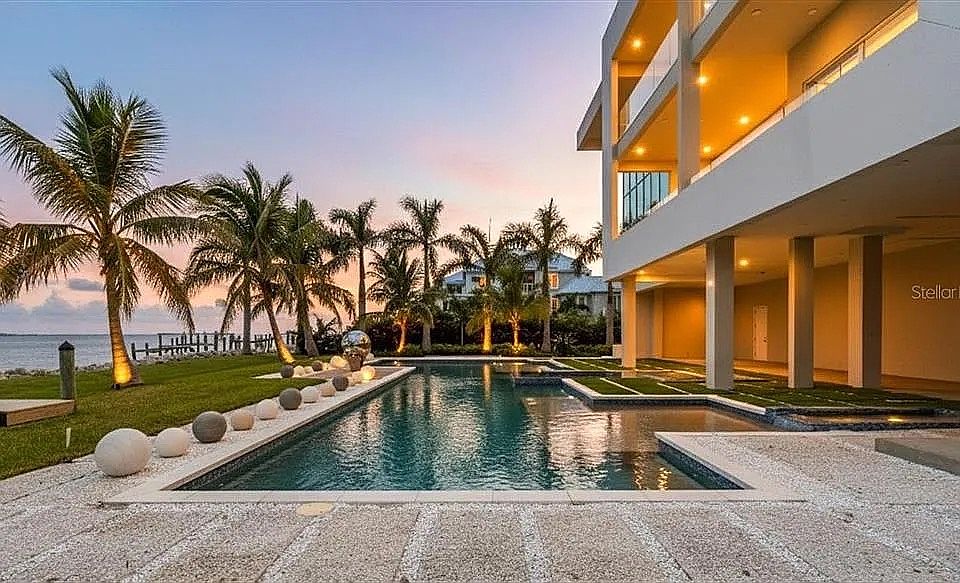 1st image of 1000A Tocobaga Ln