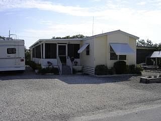 1st image of 140 Orchid St
