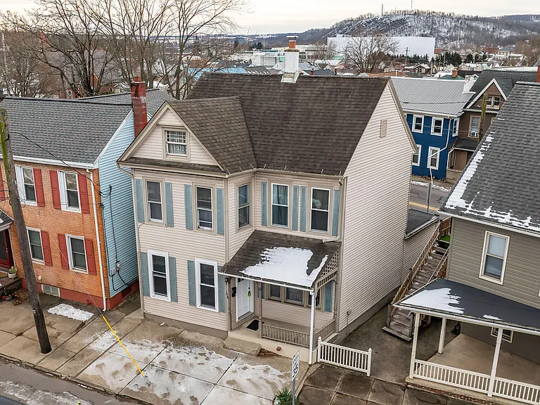 148 Bloom St — Photo 2