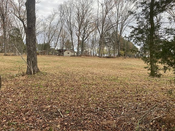 3rd image of 1215 Lake Marie Rd