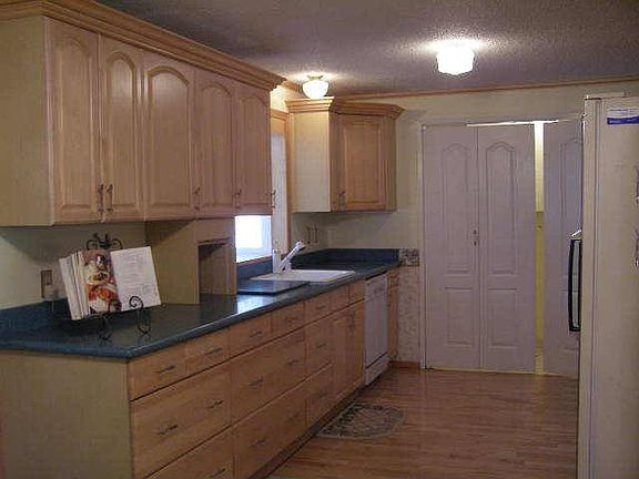 Look at this beautiful new kitchen!