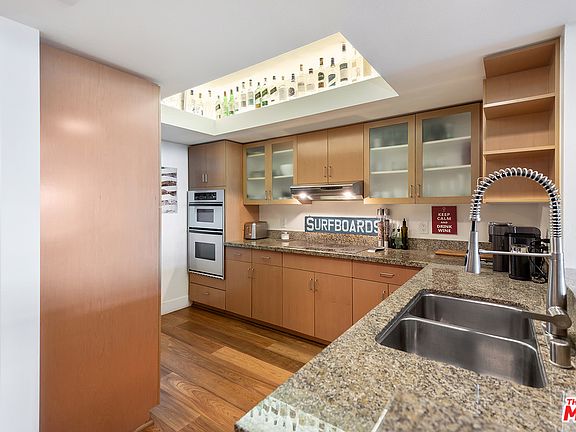 5th image of 13700 Marina Pointe Dr Unit 625
