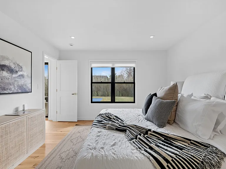 10 William Way — Photo 21