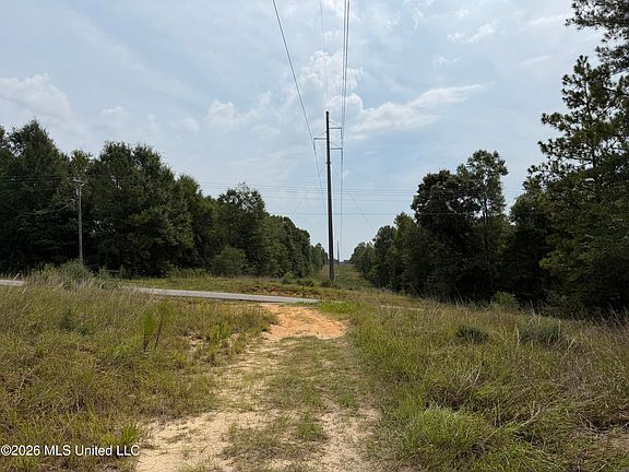 3rd image of Woodland Dr