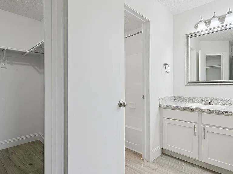 Refreshed Bathroom w/ Walk-in Closet