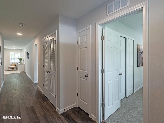 3rd image of 4743 COLONIAL Avenue