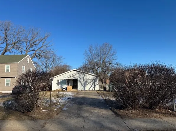 1716 23rd St, Zion, IL 60099