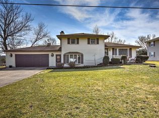 935 Oakview Dr, Mount Zion, IL 62549