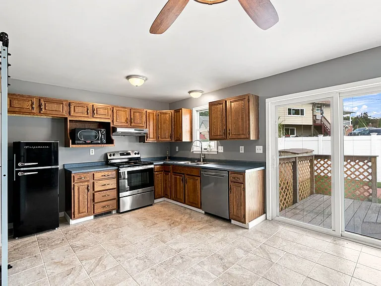 15 Beech Ln — Photo 8