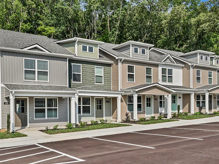 250 Limestone Point Dr — Photo 17